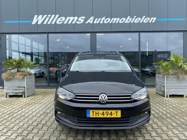 Volkswagen Touran 2