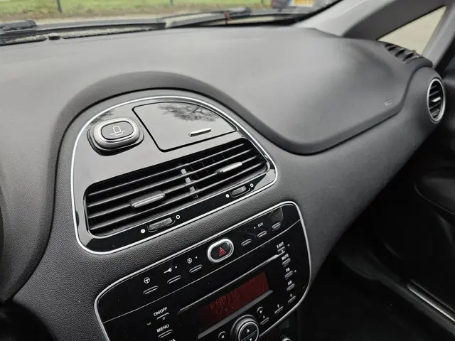 Fiat Punto Evo 0.9 TwinAir Lounge 2014 Benzine 19
