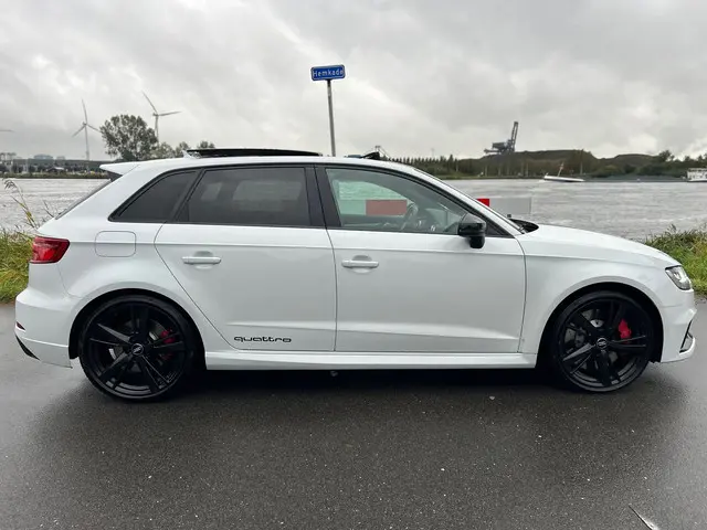 Audi RS3 A3 Sportback 2.5 TFSI quattro 2018 Benzine 66