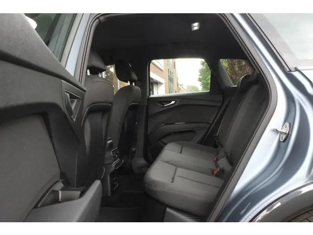 Audi Q4 e-tron 45 Edition 82 kWh 2024 Elektrisch 9