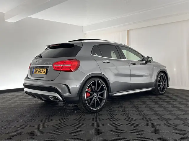 Mercedes-Benz GLA AMG 45 4MATIC 2015 Benzine 6