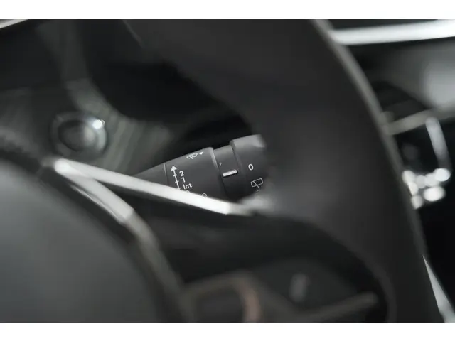 Peugeot 2008 PureTech 130 Allure Pack 2020 Benzine 36