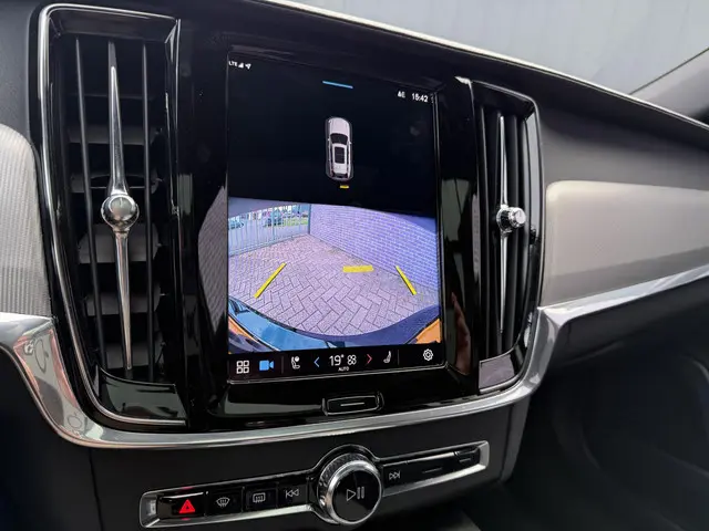 Volvo V90 B4 D Plus Dark 2023 Diesel 29