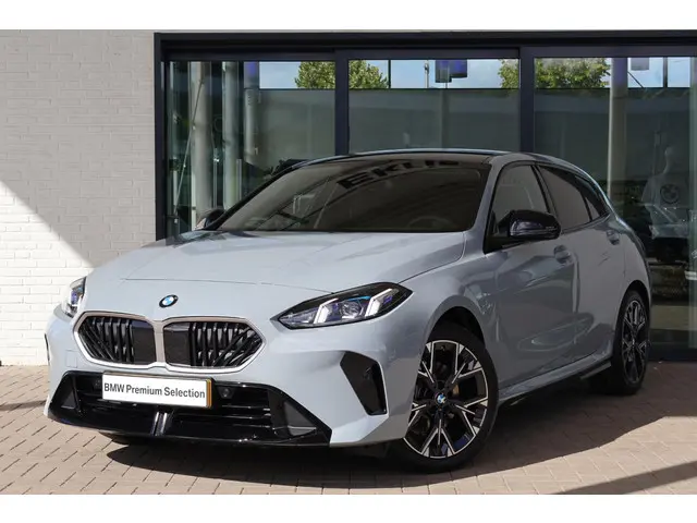 BMW 1 Serie 120 M Sport Design Edition 2025 Benzine 22