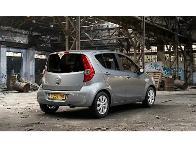 Opel Agila 1.0 Berlin 2015 Benzine 4