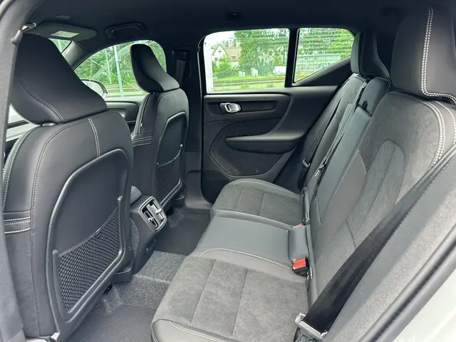 Volvo XC40 2.0 B4 Plus Black Edition 2025 Benzine 9