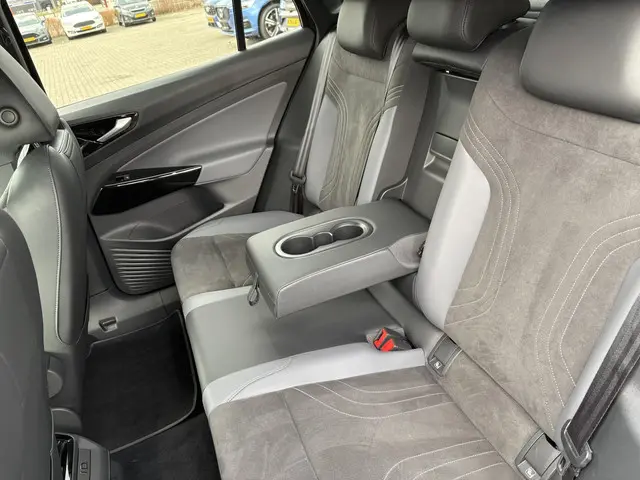 Volkswagen ID.5 Pro Business 77 kWh 2024 Elektrisch 39