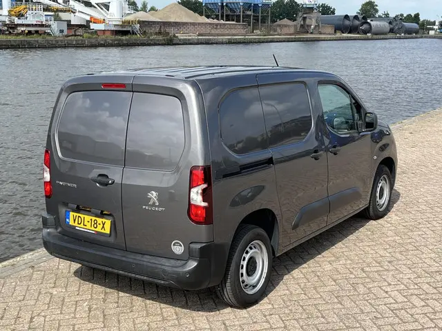 Peugeot Partner bestel 1.5 BlueHDI Asphalt 2019 Diesel 19