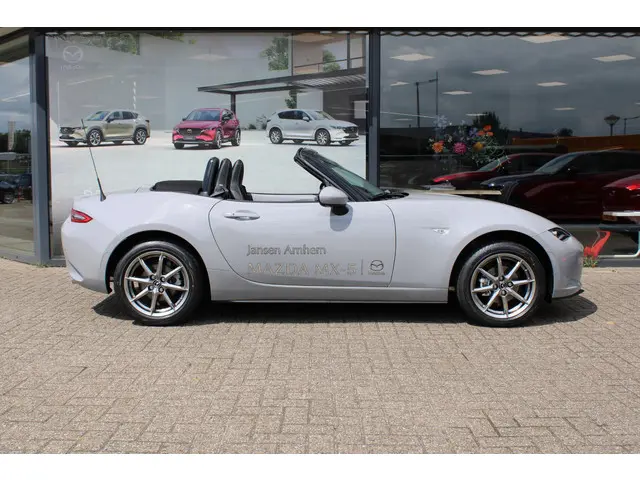 Mazda MX-5 1.5 SkyActiv-G 132 Exclusive-Line 2025 Benzine 6
