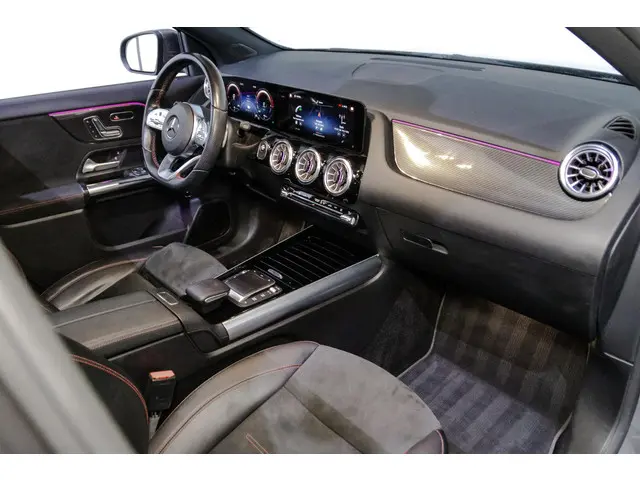 Mercedes-Benz GLA 250 e AMG Line 2021 Hybride Benzine 34