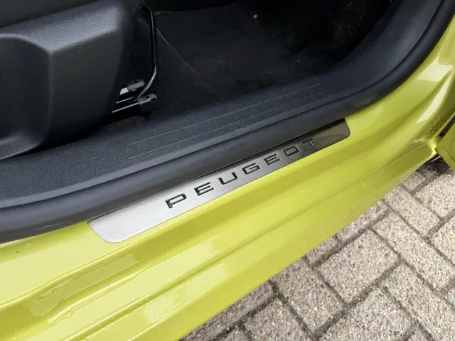 Peugeot e-208 EV GT 51 kWh 156 PK 2025 Elektrisch 21