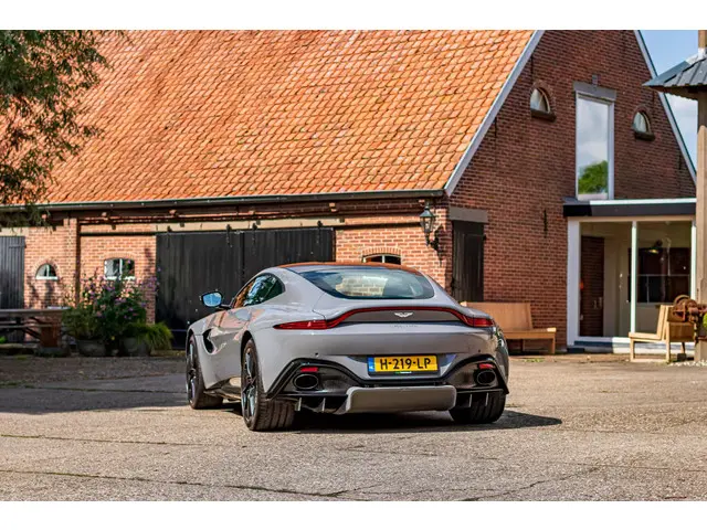 Aston Martin V8 Vantage 4.0 2018 Benzine 85