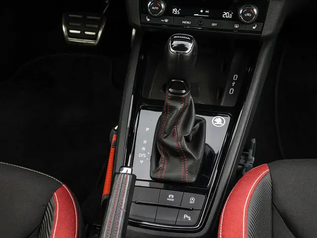 Škoda Kamiq 1.0 TSI 110pk DSG Monte Carlo 2021 Benzine 36