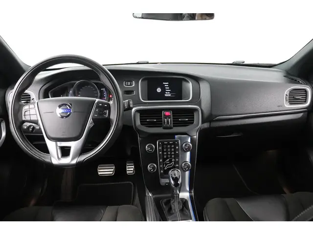 Volvo V40 2.0 D2 R-Design 2016 Diesel 3