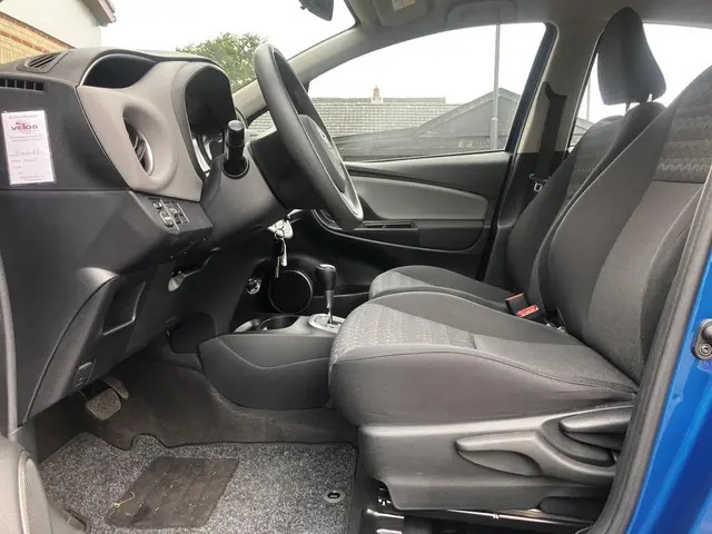 Toyota Yaris 1.5 Hybrid Now 2016 Hybride Benzine 4