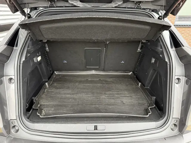 Peugeot 3008 1.2 PureTech GT Line 2017 Benzine 24