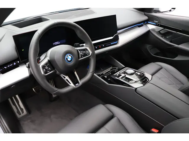 BMW 5 Serie Sedan 530e 2024 Hybride Benzine 10