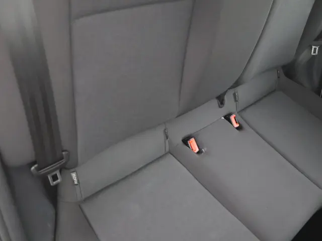 Volkswagen up! 1.0 BMT move up! AUTOM. 2018 Benzine 28