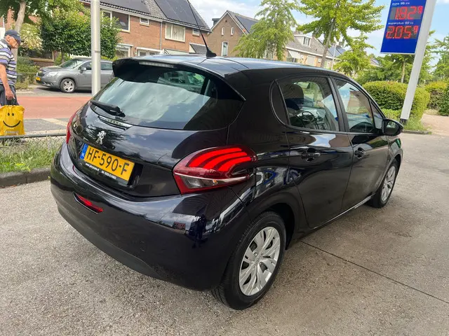 Peugeot 208 1.2 PureTech Active Navi, Cruise 2015 Benzine 9
