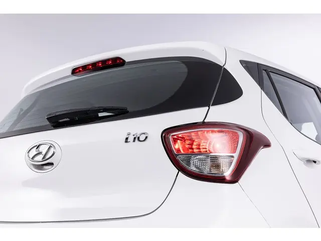 Hyundai i10 1.0i Comfort | AIRCO | BLUETOOTH . 2019 Benzine 21