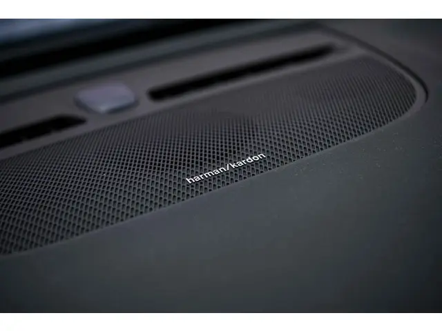 Volvo XC40 2.0 B4 Plus Dark 2025 Benzine 28