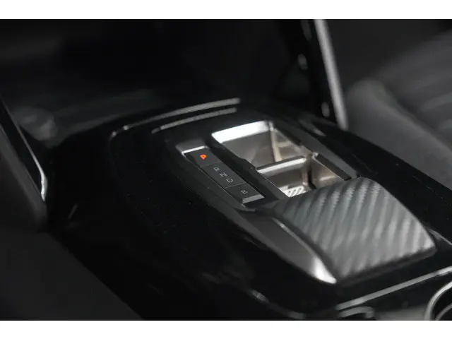 Peugeot e-2008 EV Active 50 kWh 2024 Elektrisch 39