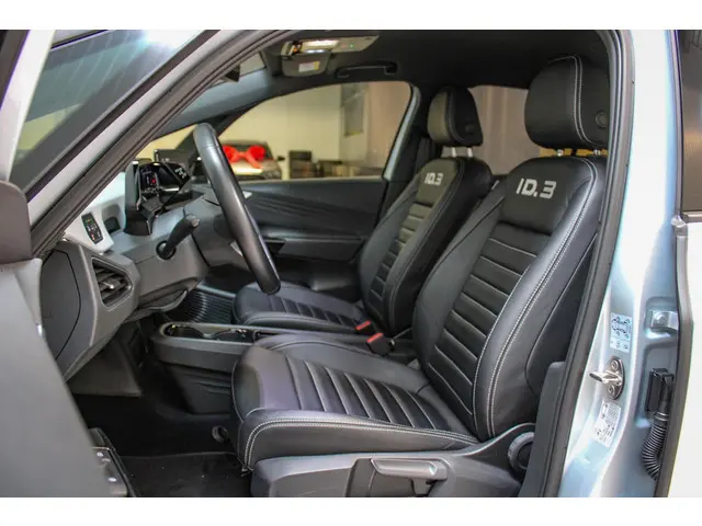Volkswagen ID.3 Pro 58 kWh | LEDER | UNIEK! | 2020 Elektrisch 12