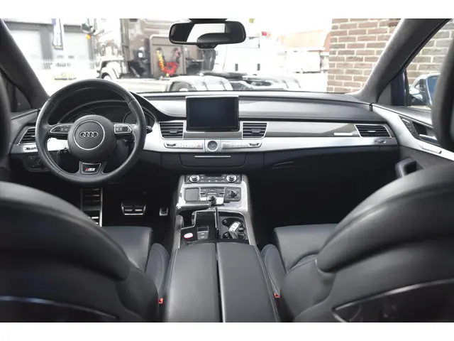 Audi A8 4.0 TFSI S8 quattro Pro Line+ 2013 Benzine 22