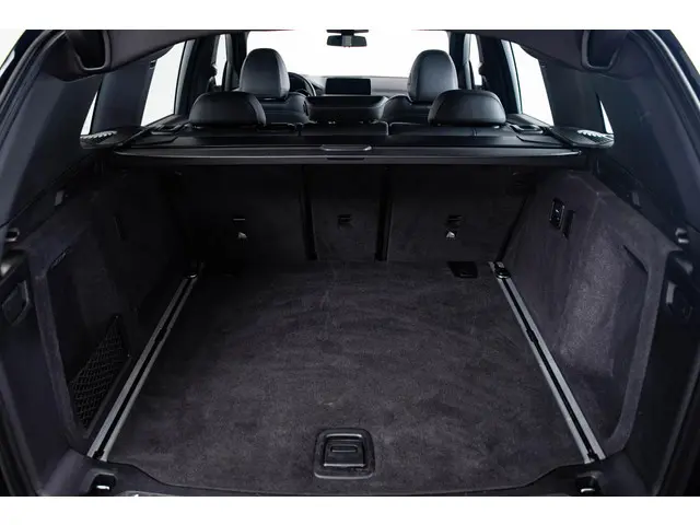 BMW X3 xDrive20i High Executive 2018 Benzine 53