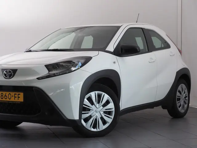 Toyota Aygo X 1.0 VVT-i MT Play 2023 Benzine 13