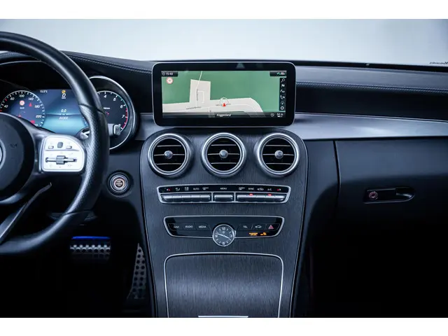 Mercedes-Benz C-Klasse Coupé 300 AMG 2019 Benzine 27