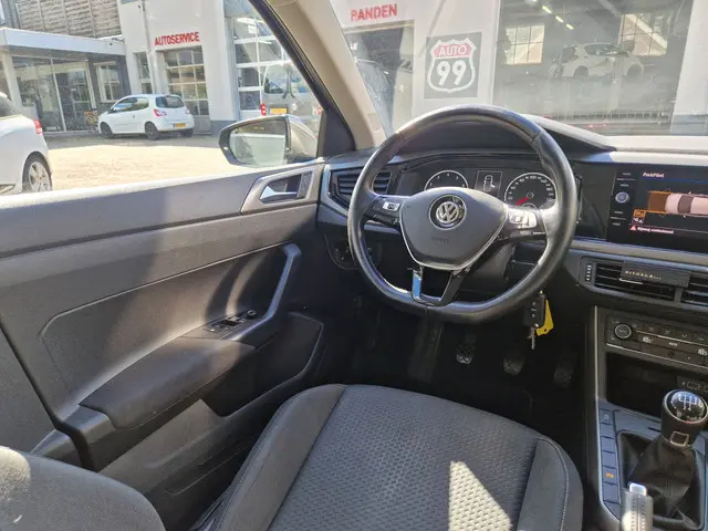 Volkswagen Polo 1.0 MPI Beats 2018 Benzine 12