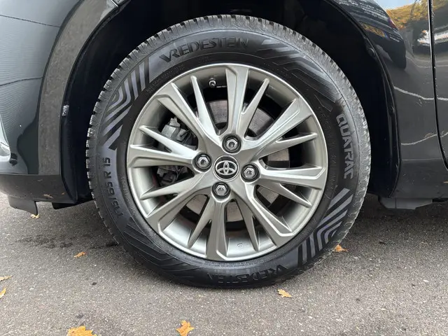 Toyota Yaris 1.5 Hybrid Dynamic 2019 Hybride Benzine 10