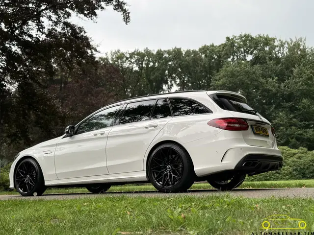 Mercedes-Benz C-Klasse Estate AMG 63 2016 Benzine 5
