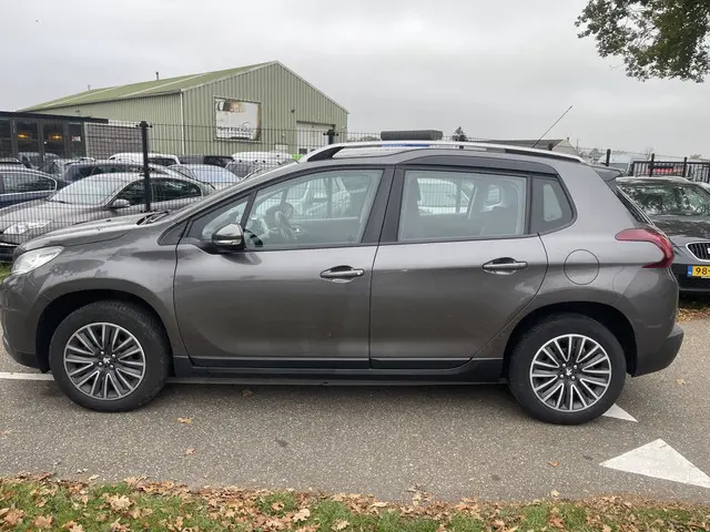 Peugeot 2008 1.2 PureTech Blue Lion 2016 Benzine 2