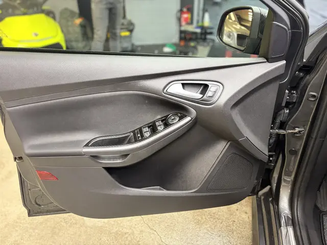 Ford Focus Wagon 1.0 Titanium st line 2018 Benzine 26