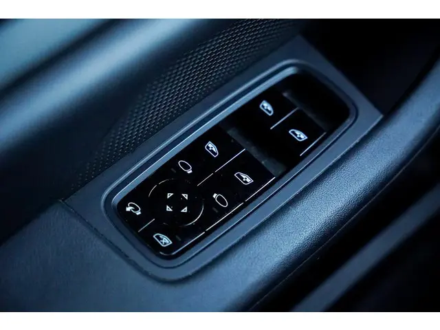 Porsche Taycan Performance 84 kWh 2021 Elektrisch 15