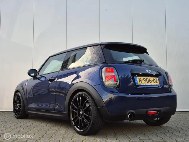 MINI Cooper Mini 1.5 Chili Serious Business 2014 Benzine 3