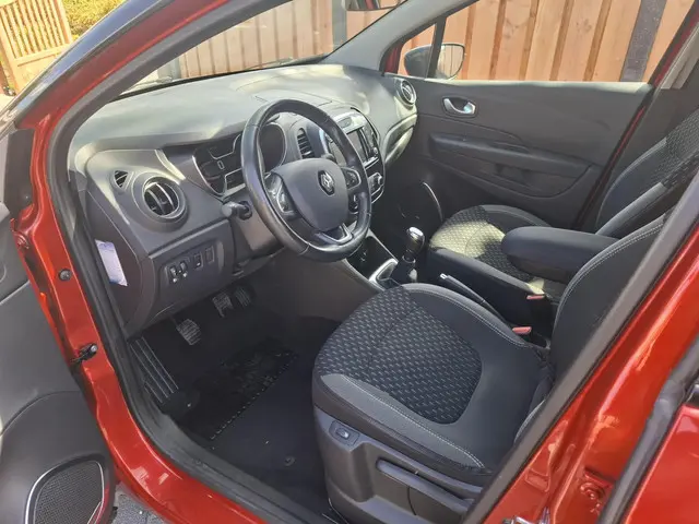 Renault Captur 0.9 TCe Bose 2018 Benzine 6