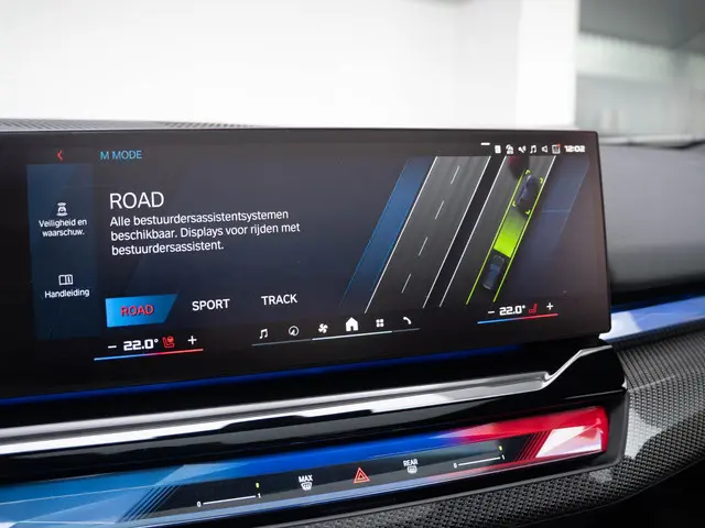 BMW M5 Touring 2025 Hybride Benzine 76