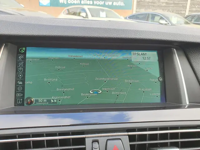 BMW 5 Serie Touring 528xi High Executive 2014 Benzine 11