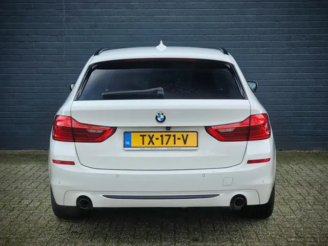 BMW 5 Serie Touring 520i High Executive 2018 Benzine 4