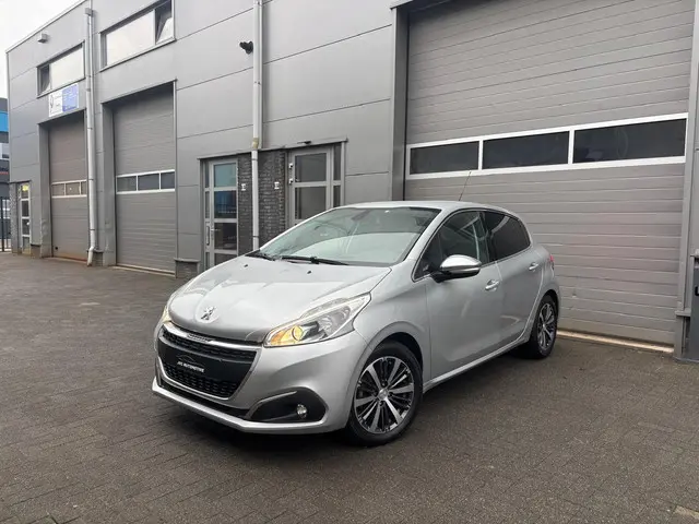 Peugeot 208 1.2 PureTech Allure 2017 Benzine