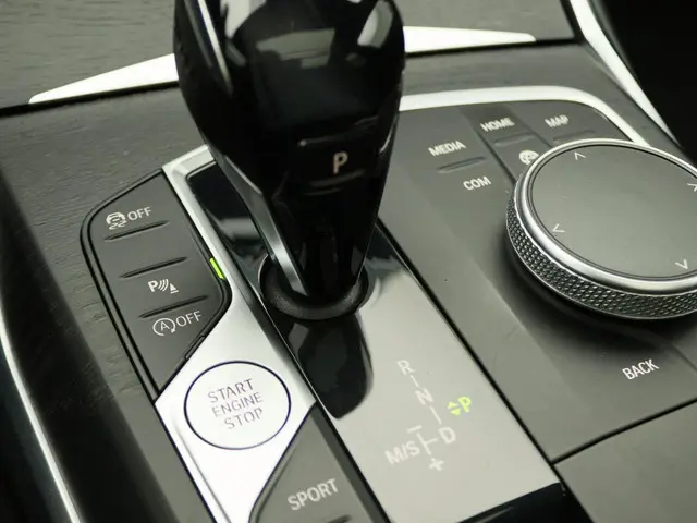BMW 3 Serie 320i Touring 2020 Benzine 25