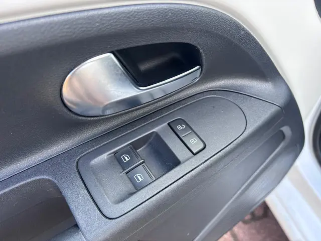 Volkswagen up! 1.0 BMT take up! 2017 Benzine 18