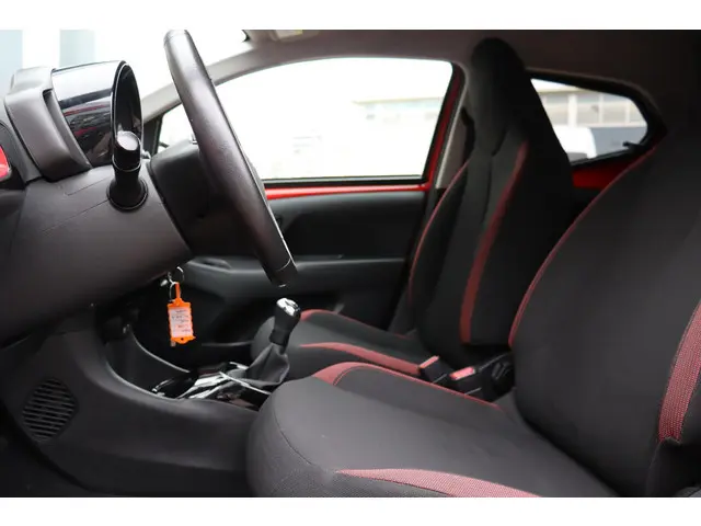 Toyota Aygo 1.0 VVT-i x-cite 2017 Benzine 16