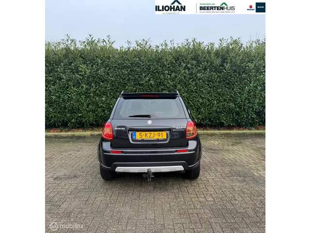 Suzuki SX4 1.6 Executive 2013 Benzine 7