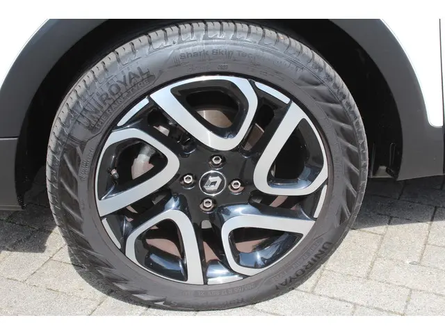Renault Captur 1.2 TCe Bose 2017 Benzine 15