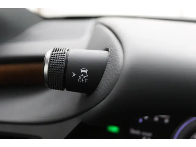 Lexus ES 300h Executive Line 2024 Hybride Benzine 43