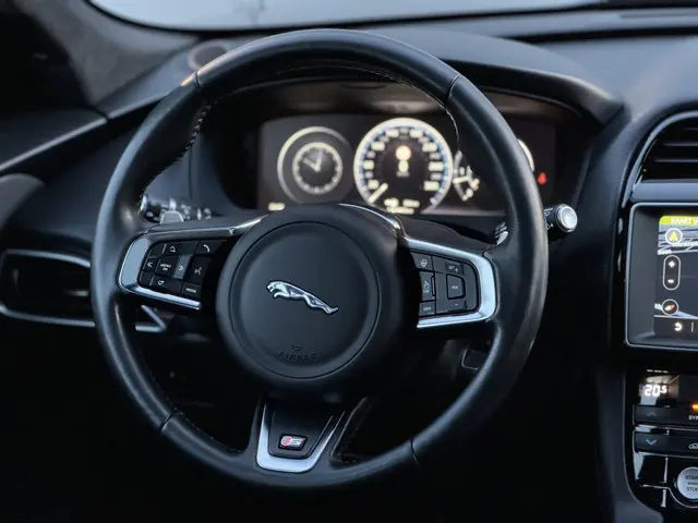 Jaguar F-PACE 3.0 S AWD 30d 2016 Diesel 29